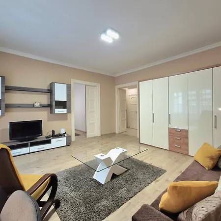 K42- 2 Bedroom In 7th District