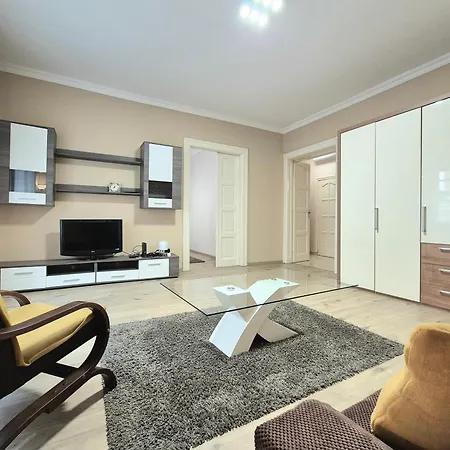 K42- 2 Bedroom In 7th District