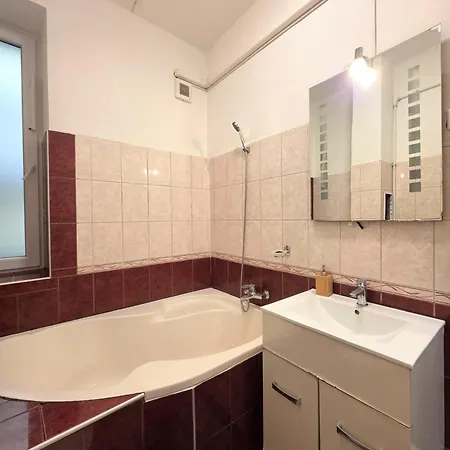 Apartment K42- 2 Bedroom In 7th District