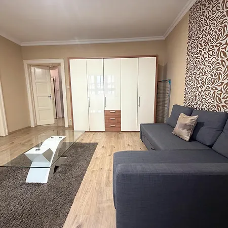 K42- 2 Bedroom In 7th District Apartment *